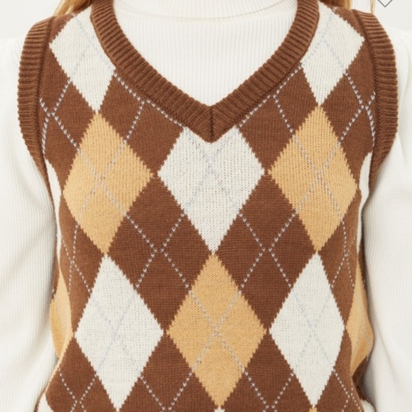 Argyle Pattern Sweater Vest - Picture 5 of 16